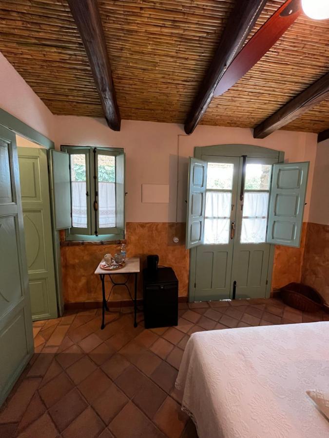 Gasthaus Graziosa Stanza Campidanese Su Segundu Oristano Exterior foto
